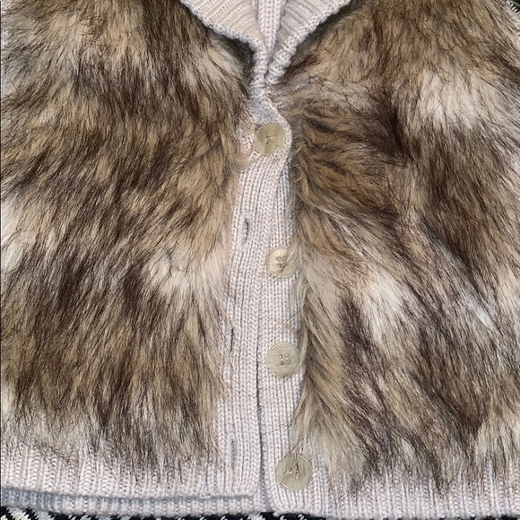 ☃️⬇️💲❄️EUC. Gorgeous ANN TAYLOR Faux Fur Vest - Picture 4 of 7